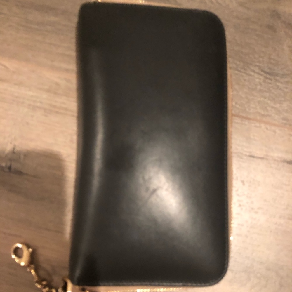 Chloe Women’s long wallet in black and tan